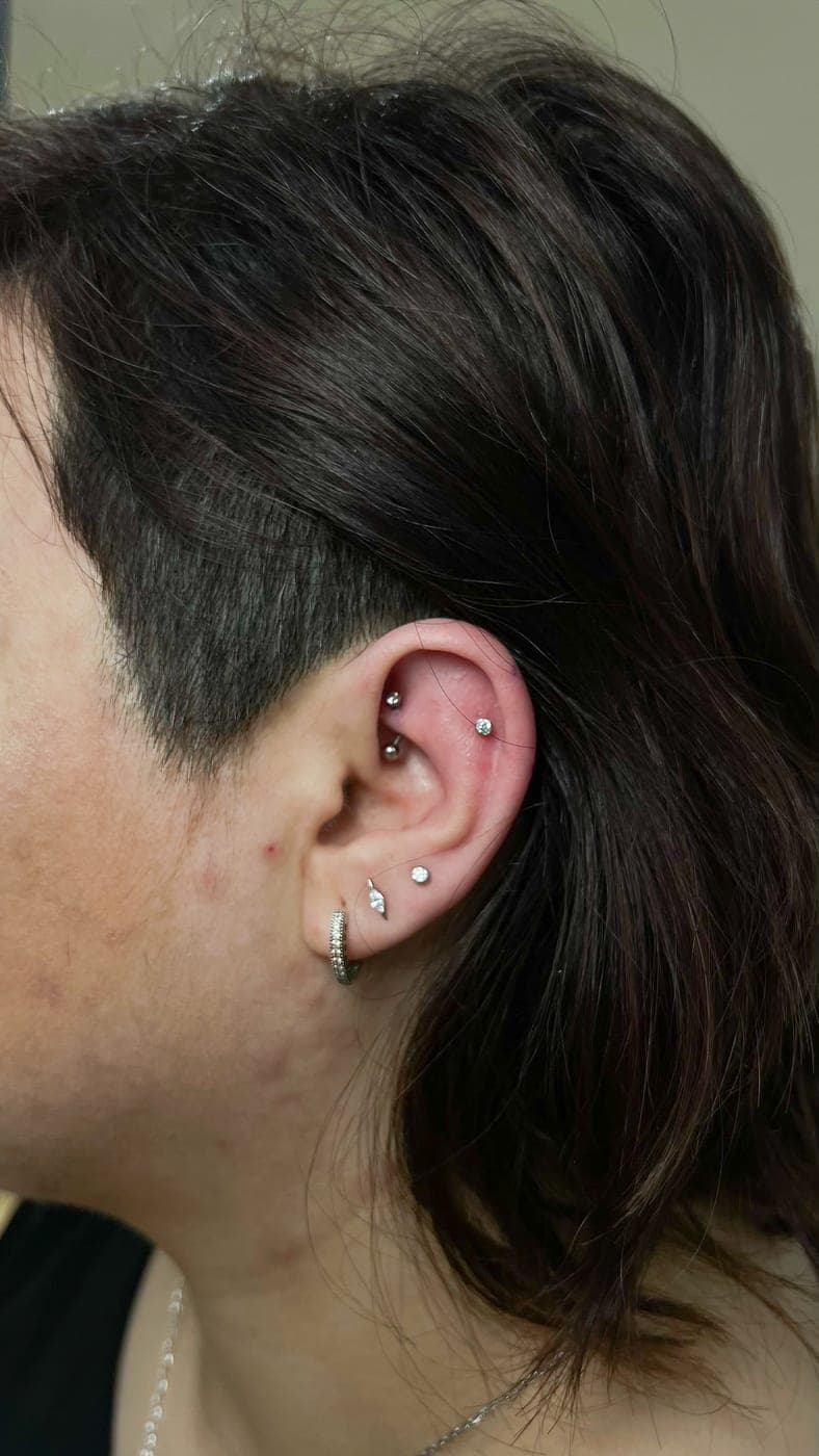 Piercing na orelha: hélix e lóbulo